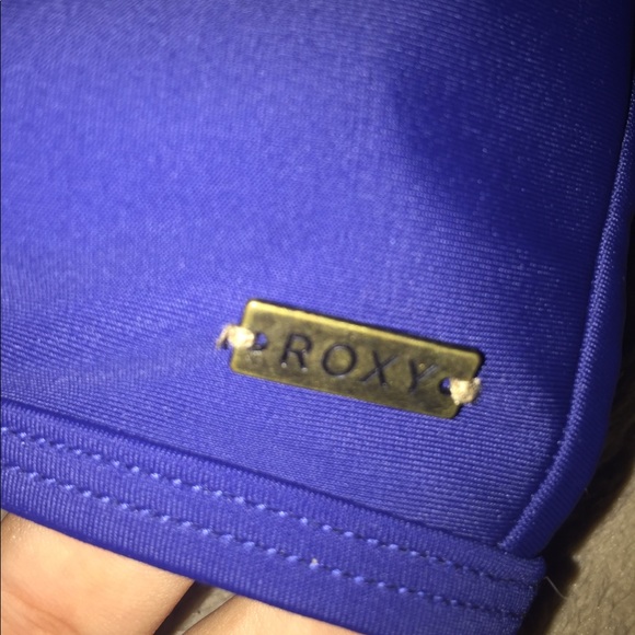 Rosy halter bikini top - Picture 2 of 3